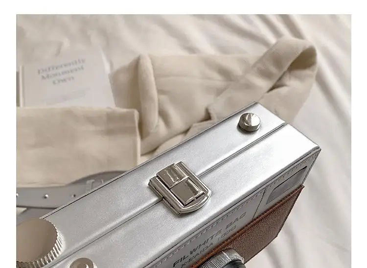 Sac “Caméra Vintage” – Élégance Rétro en Cuir Végan