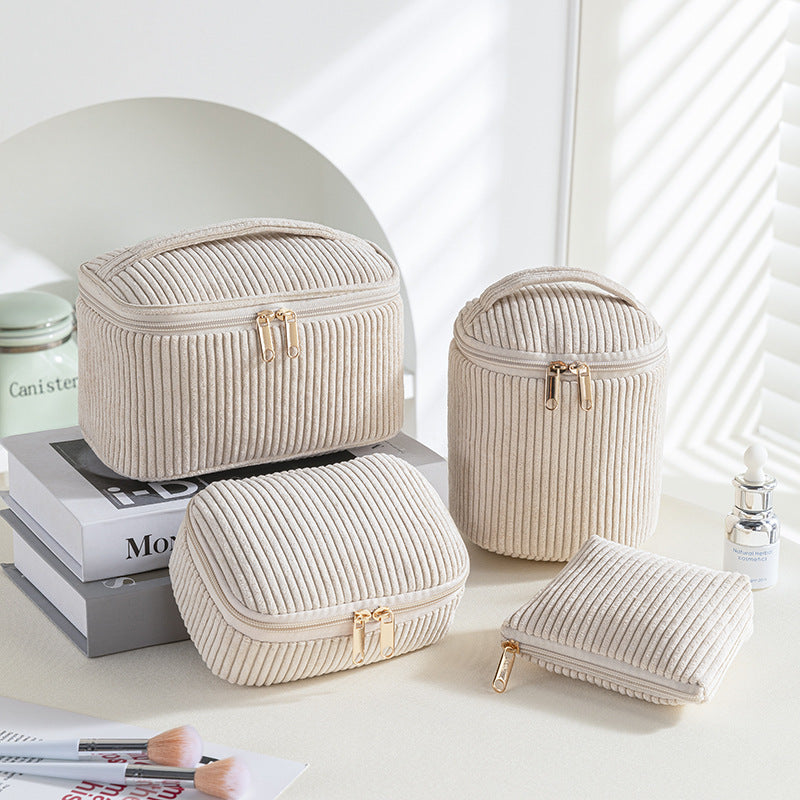 Ensemble Élégance Douillette – Trousse de Toilette en Velours Côtelé (4 pièces)