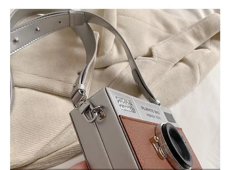Sac “Caméra Vintage” – Élégance Rétro en Cuir Végan