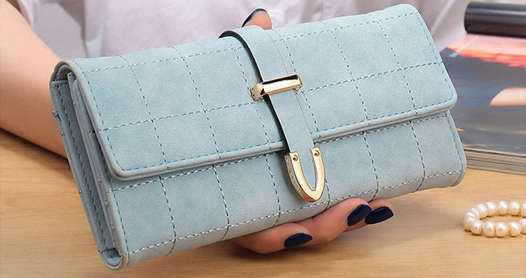 Élégance Brodée – Portefeuille Vintage Grand Format pour Femme