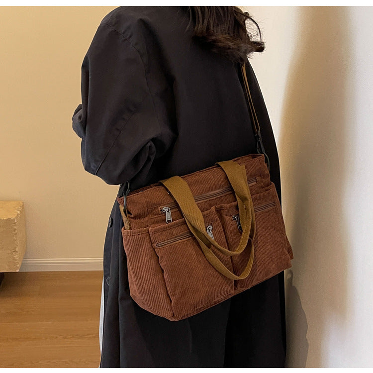 Élégance Bohème – Sac Cabas en Velours Côtelé