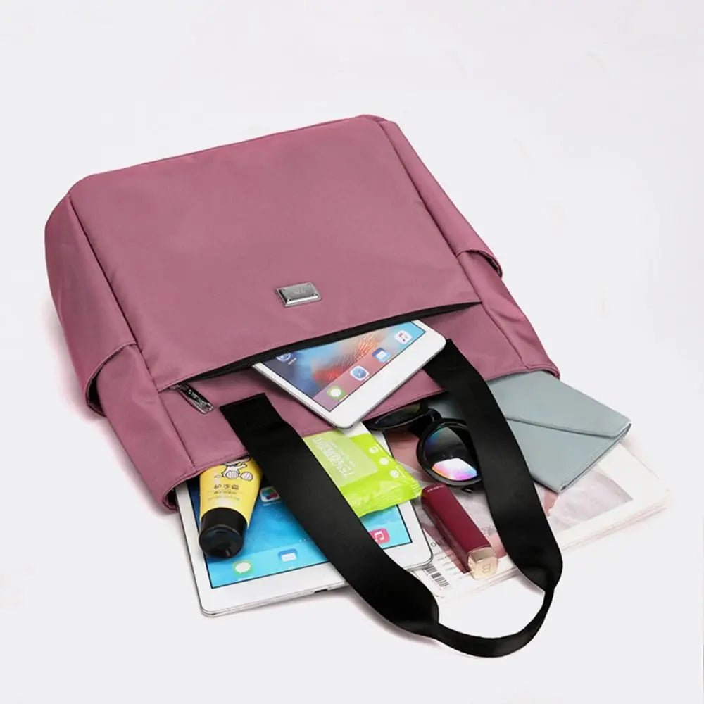 Élégance Urbane – Sac Tote Imperméable Multi-Compartiments